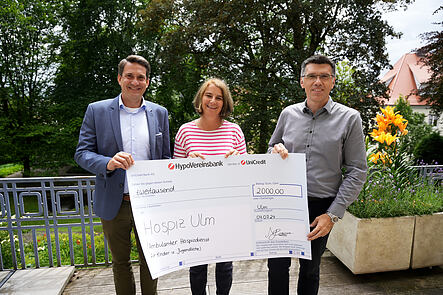 Spendenübergabe beim Hospiz Ulm