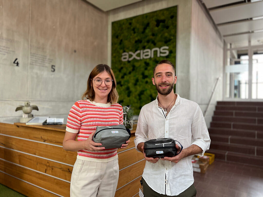 Axians Infoma beweist Unternehmensverantwortung mit upcycle bags
